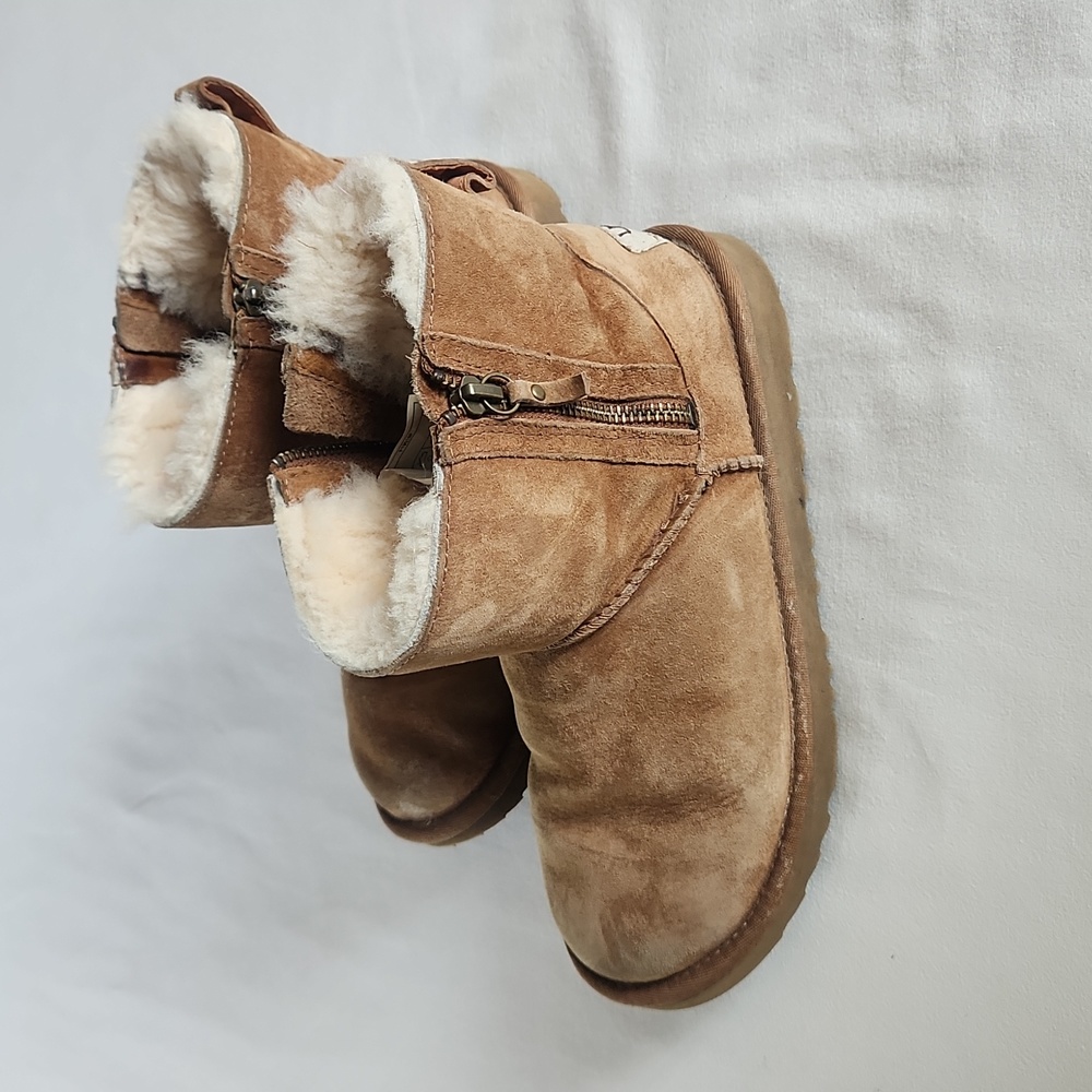 UGG Kids Boots in Tan Suede